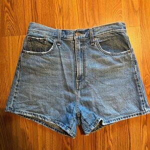 HIGH LOOSE LEVI SHORTS
